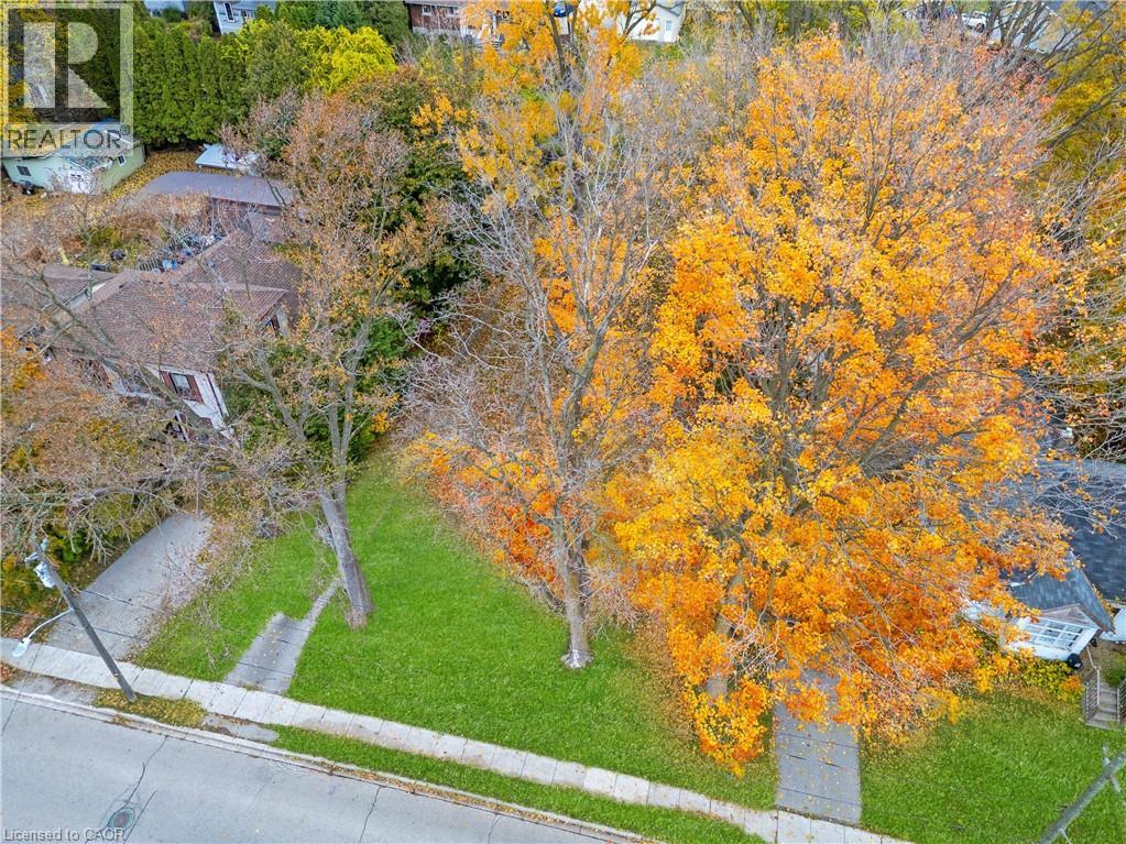 305 Hall Street, Ingersoll, Ontario  N5C 1V8 - Photo 8 - 40804000