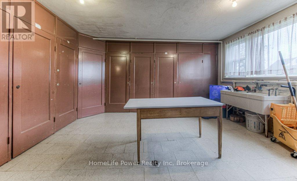 15 Floral Crescent, Kitchener, Ontario  N2G 3B3 - Photo 17 - X12781784