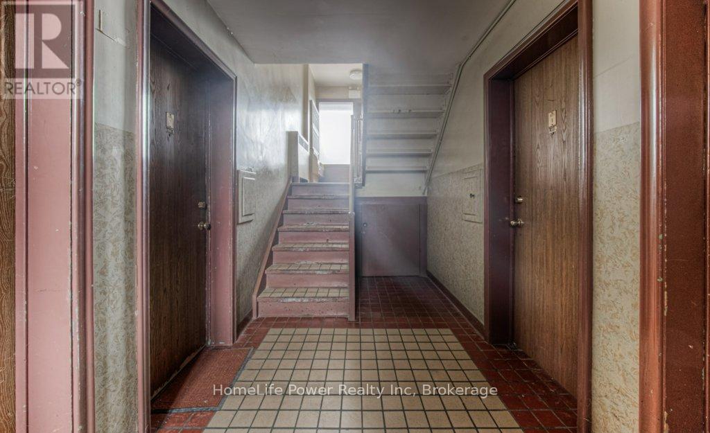 15 Floral Crescent, Kitchener, Ontario  N2G 3B3 - Photo 19 - X12781784