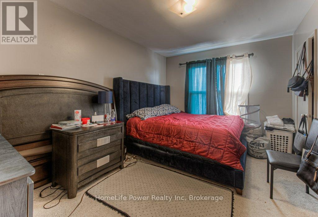 15 Floral Crescent, Kitchener, Ontario  N2G 3B3 - Photo 32 - X12781784