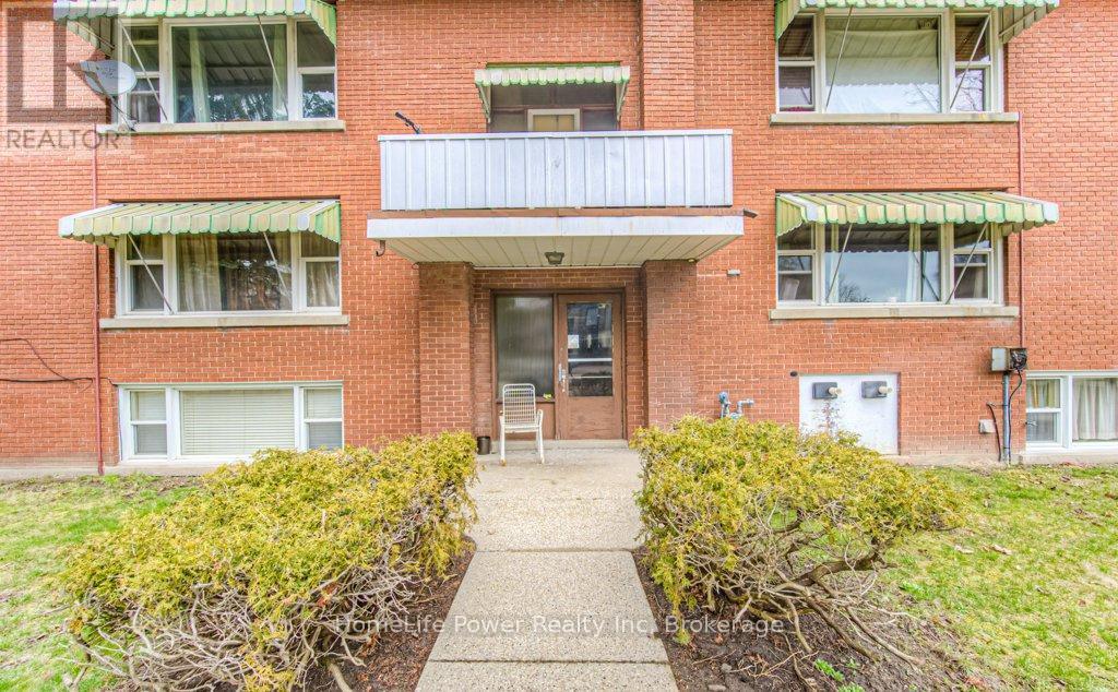 15 Floral Crescent, Kitchener, Ontario  N2G 3B3 - Photo 7 - X12781784