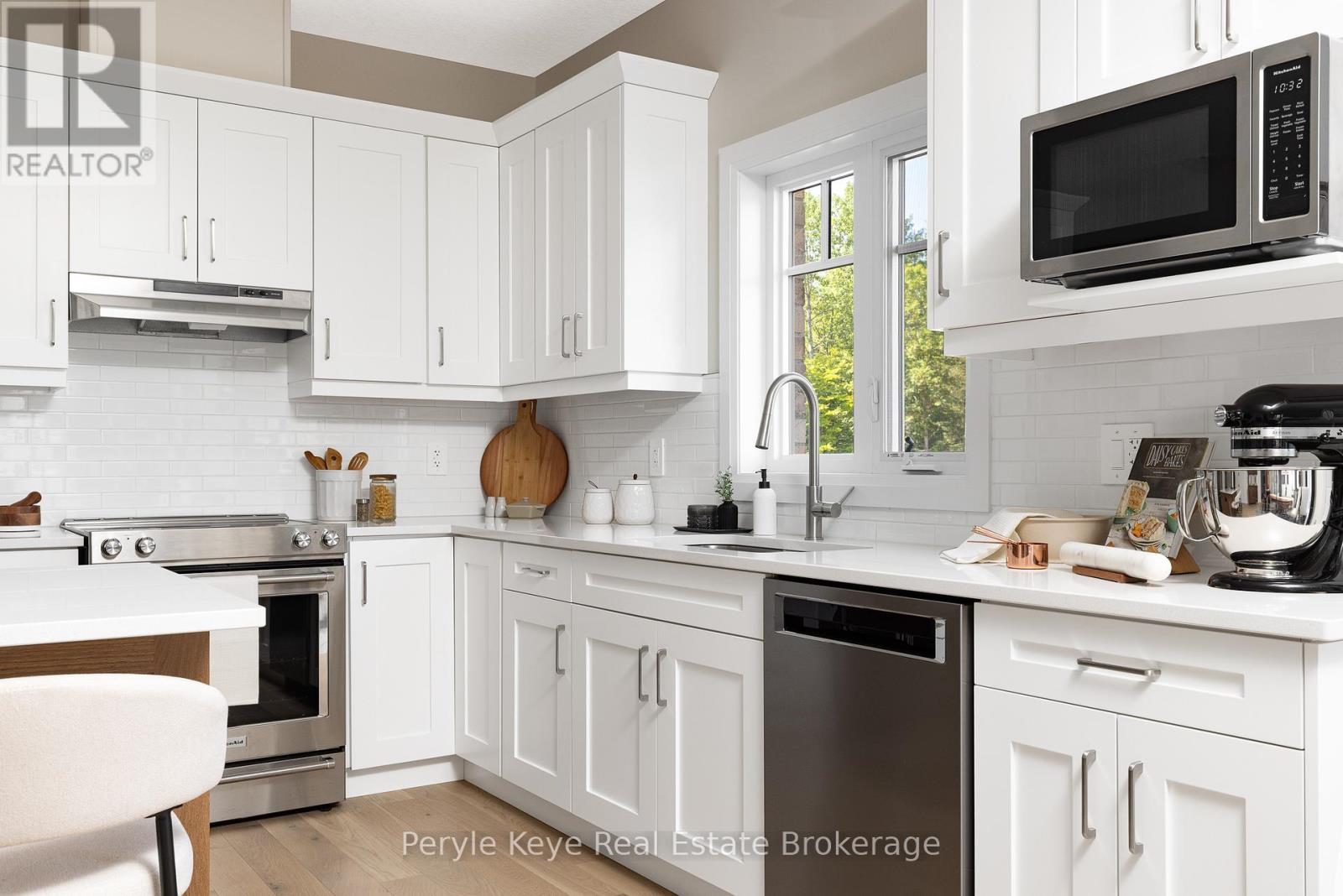 14 Charles Morley Boulevard, Huntsville, Ontario  P1H 0G5 - Photo 14 - X12781970