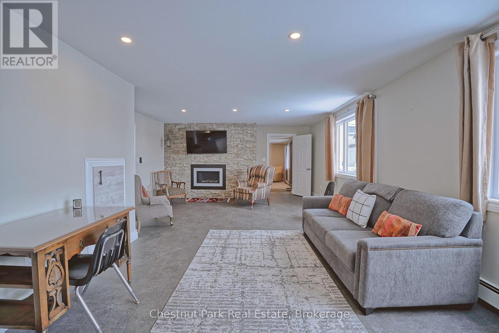 502435 Grey Road 1, Georgian Bluffs, Ontario  N0H 2T0 - Photo 5 - X12782326