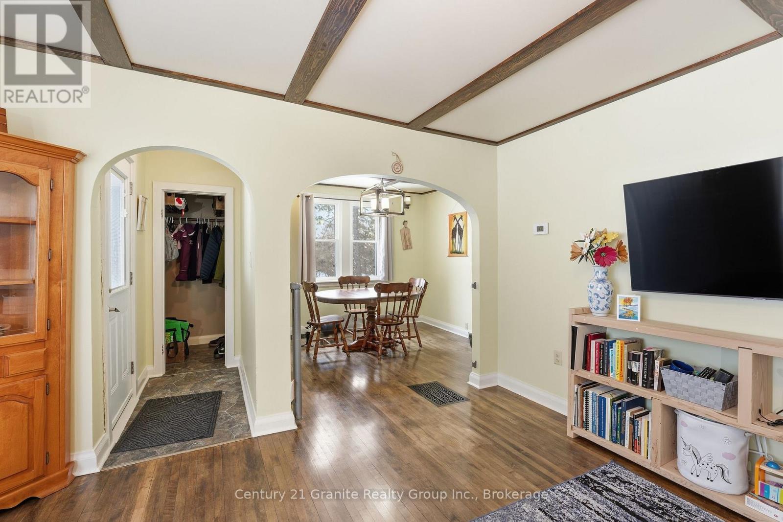 101 Victoria Street, Dysart Et Al, Ontario  K0M 1S0 - Photo 15 - X12784224