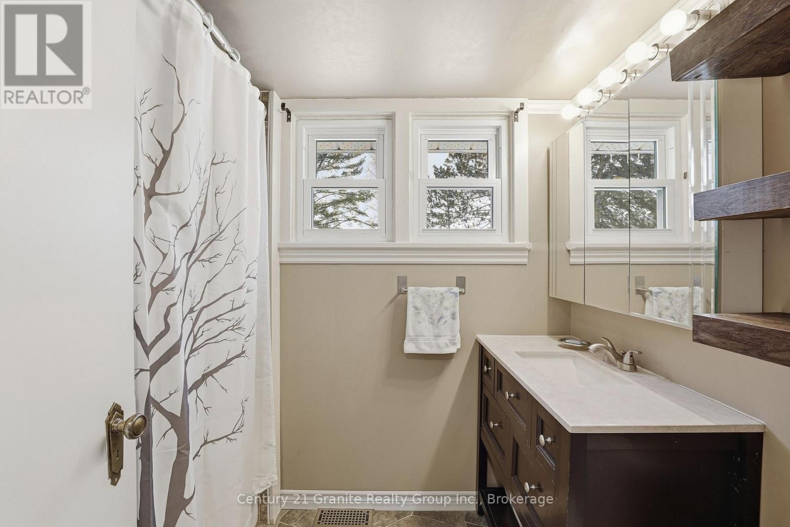 101 Victoria Street, Dysart Et Al, Ontario  K0M 1S0 - Photo 24 - X12784224