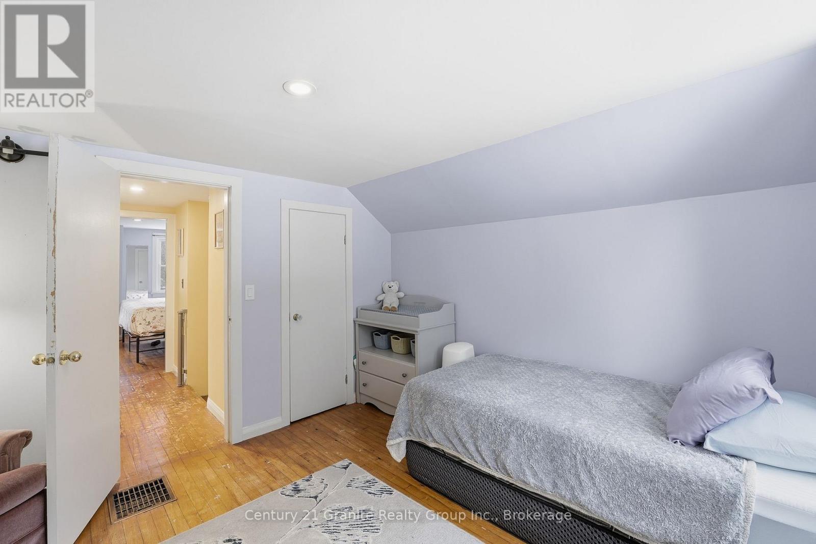 101 Victoria Street, Dysart Et Al, Ontario  K0M 1S0 - Photo 27 - X12784224