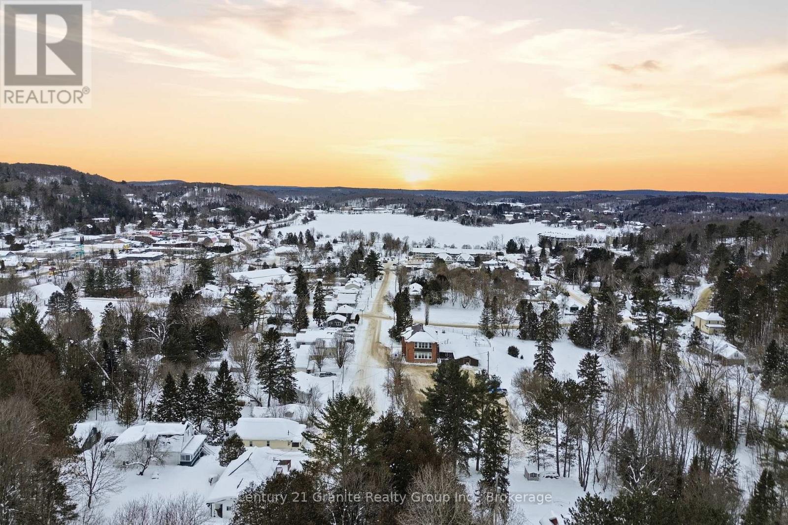 101 Victoria Street, Dysart Et Al, Ontario  K0M 1S0 - Photo 41 - X12784224