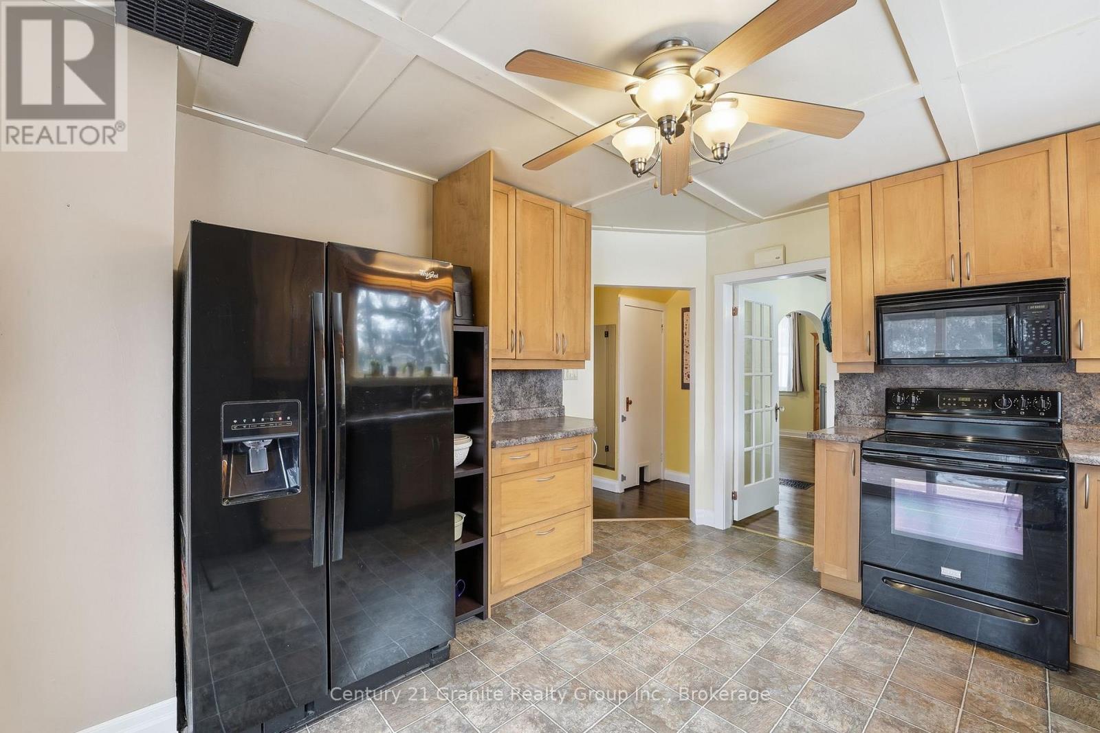 101 Victoria Street, Dysart Et Al, Ontario  K0M 1S0 - Photo 7 - X12784224