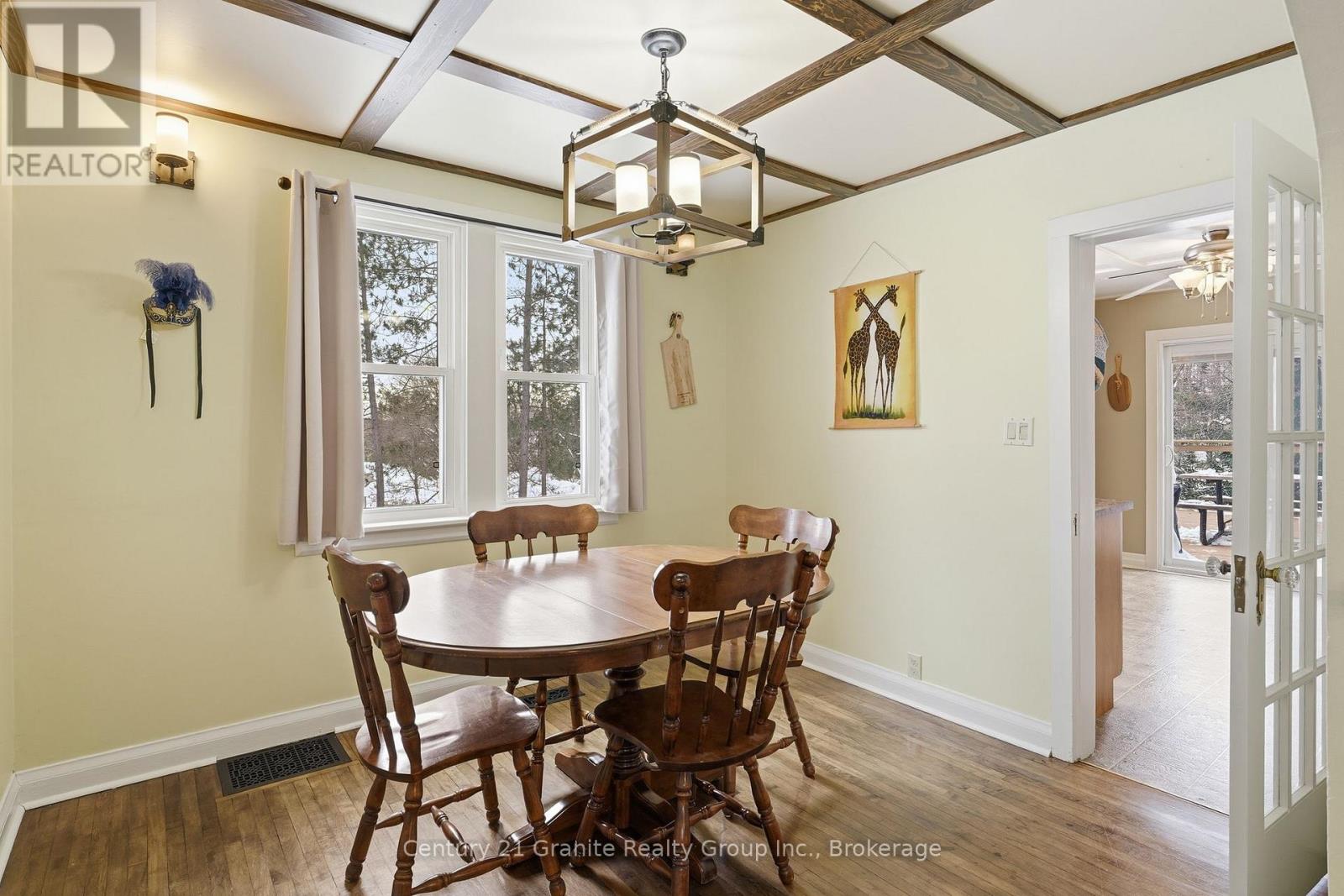 101 Victoria Street, Dysart Et Al, Ontario  K0M 1S0 - Photo 9 - X12784224