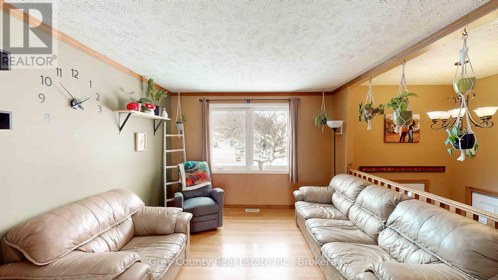 23 Brackenbury Street, Grey Highlands, Ontario  N0C 1H0 - Photo 8 - X12784794