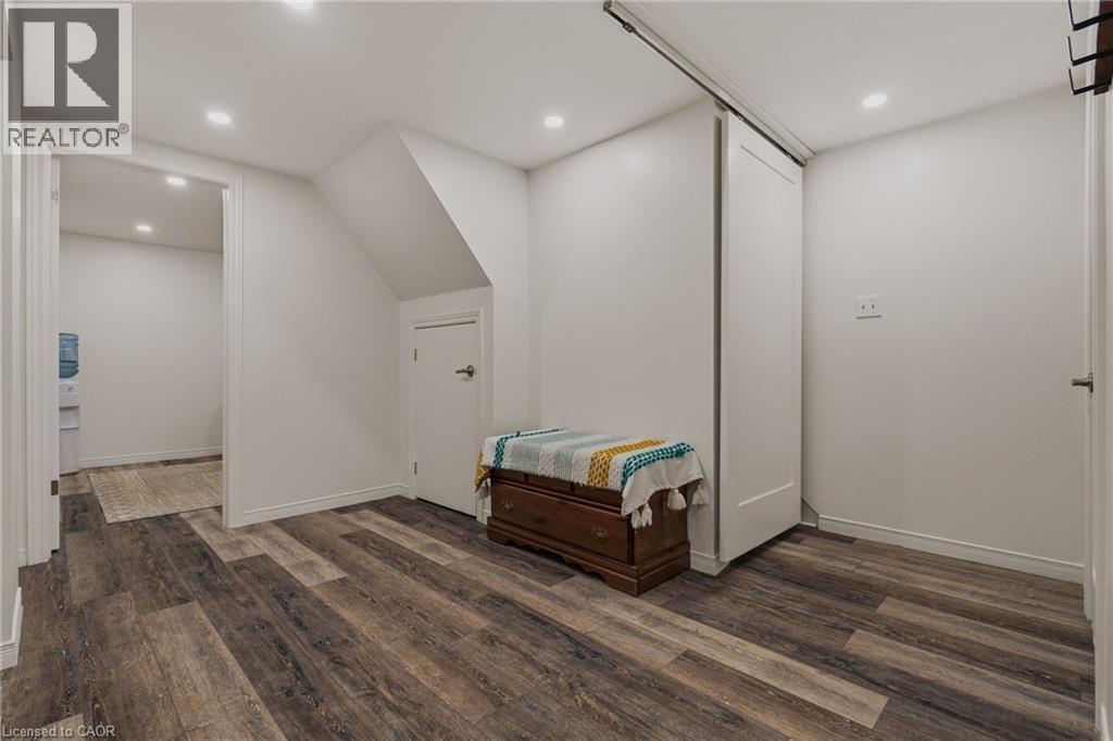 2424 Eileen Drive, Burlington, Ontario  L7R 1M8 - Photo 38 - 40804727