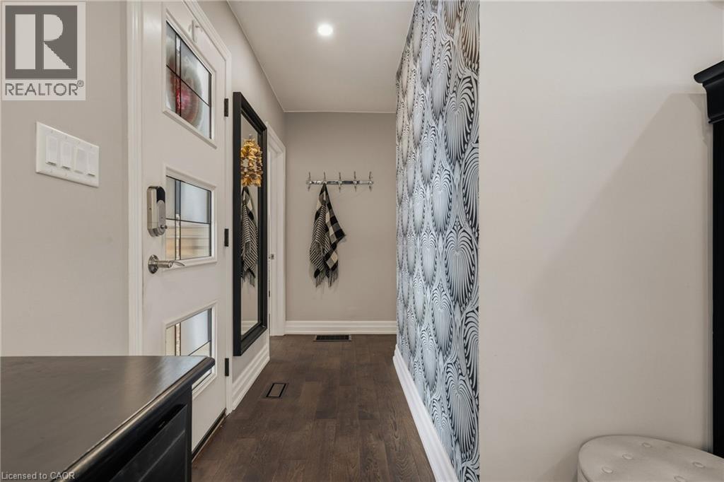 2424 Eileen Drive, Burlington, Ontario  L7R 1M8 - Photo 5 - 40804727