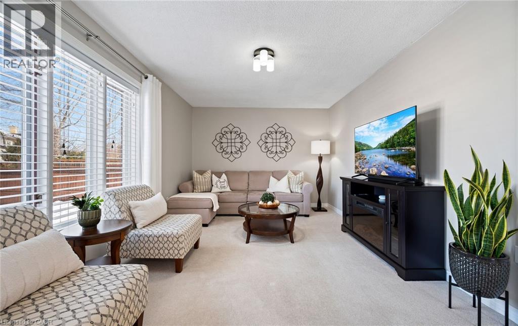 39 Colonial Crescent, Grimsby, Ontario  L3M 5H3 - Photo 6 - 40805467