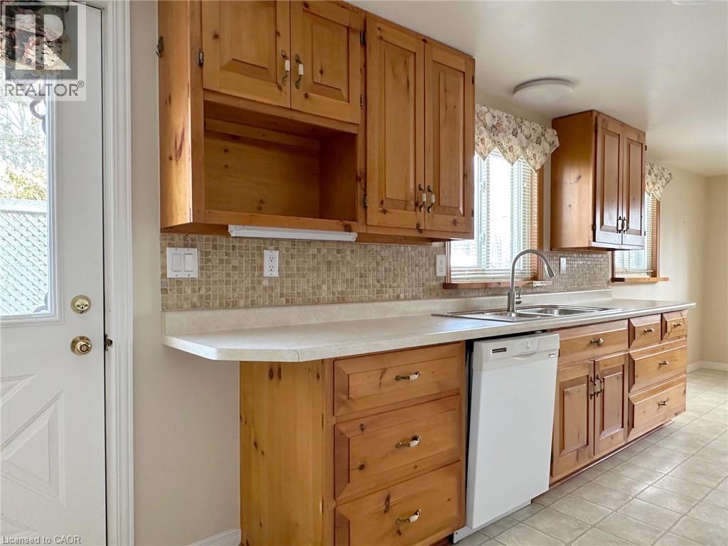 220 Regent Avenue, Port Dover, Ontario  N0A 1N0 - Photo 13 - 40804882