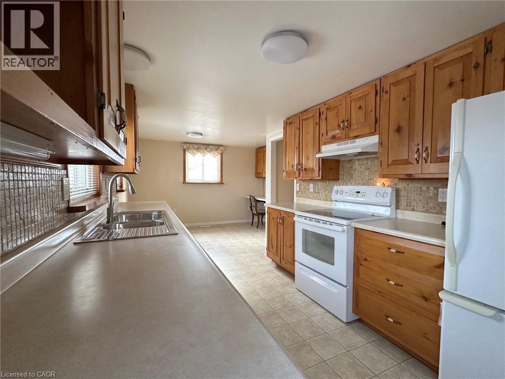 220 Regent Avenue, Port Dover, Ontario  N0A 1N0 - Photo 7 - 40804882