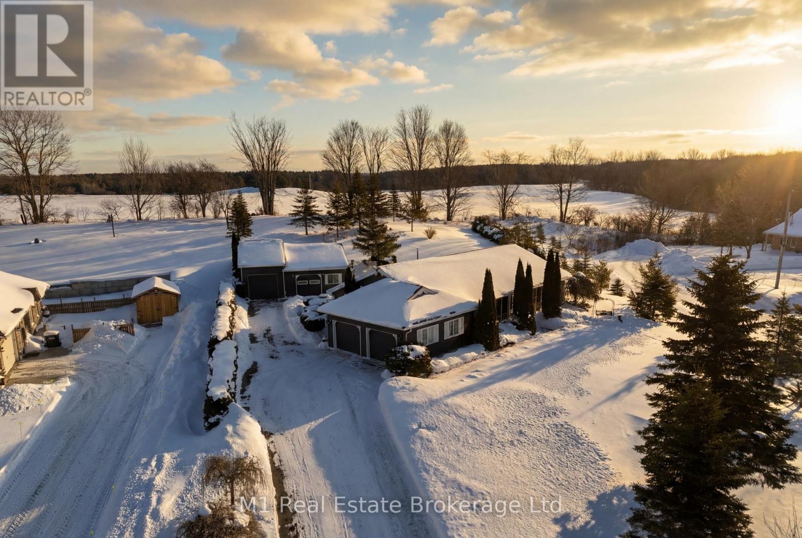 2 JOANNE CRESCENT, Minto, Ontario