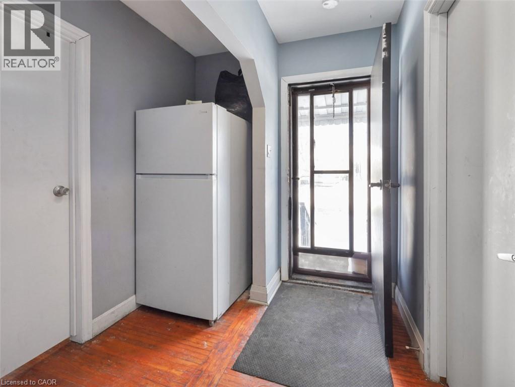 28 West 3rd Street, Hamilton, Ontario  L9C 3L7 - Photo 4 - 40805167