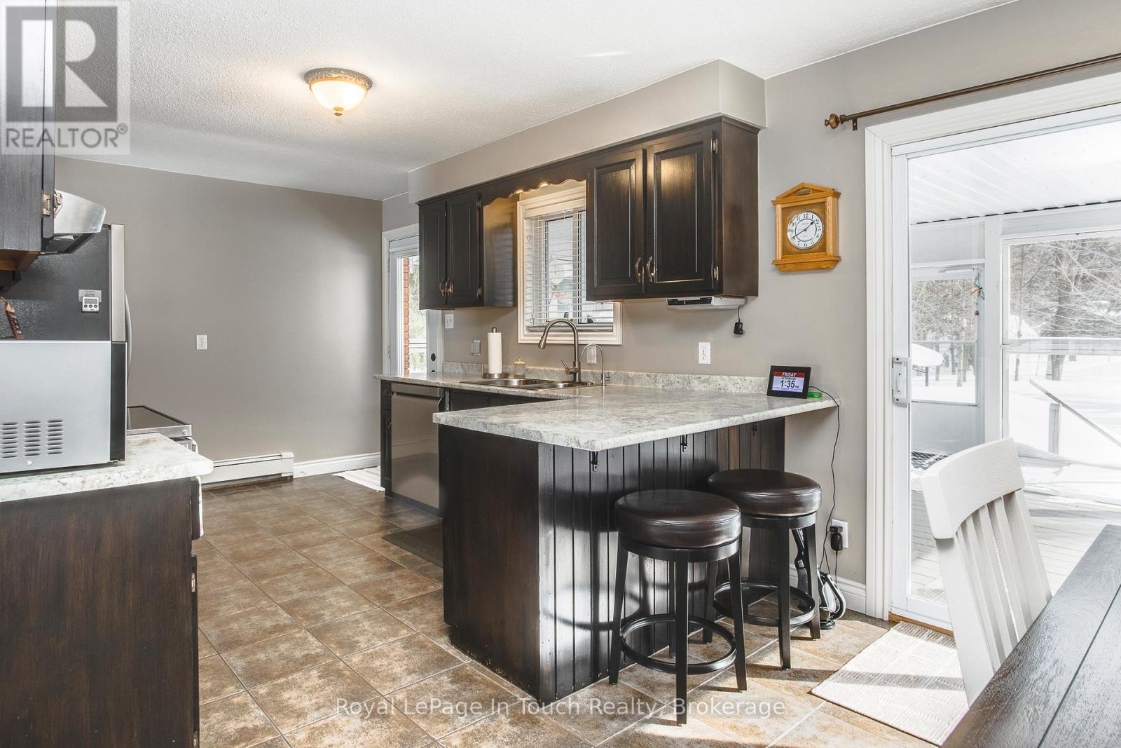 19 Maplegate Road, Tiny, Ontario  L0L 2T0 - Photo 15 - S12792752