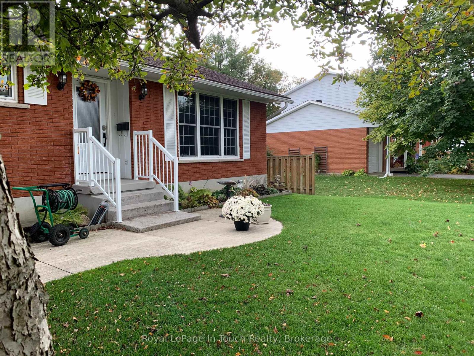 19 Maplegate Road, Tiny, Ontario  L0L 2T0 - Photo 7 - S12792752