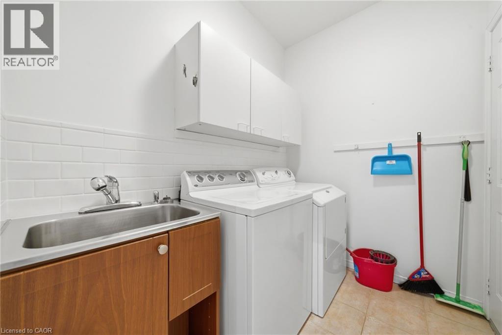 46 Manitoulin Trail, Hamilton, Ontario  L9B 2X8 - Photo 13 - 40805507