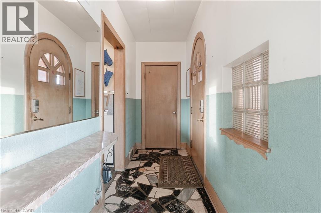 196 Glen Road, Hamilton, Ontario  L8S 3N4 - Photo 4 - 40805768