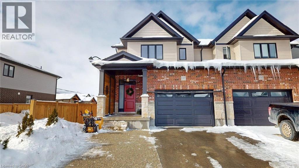 137 WOODBERRY Crescent, Elmira, Ontario