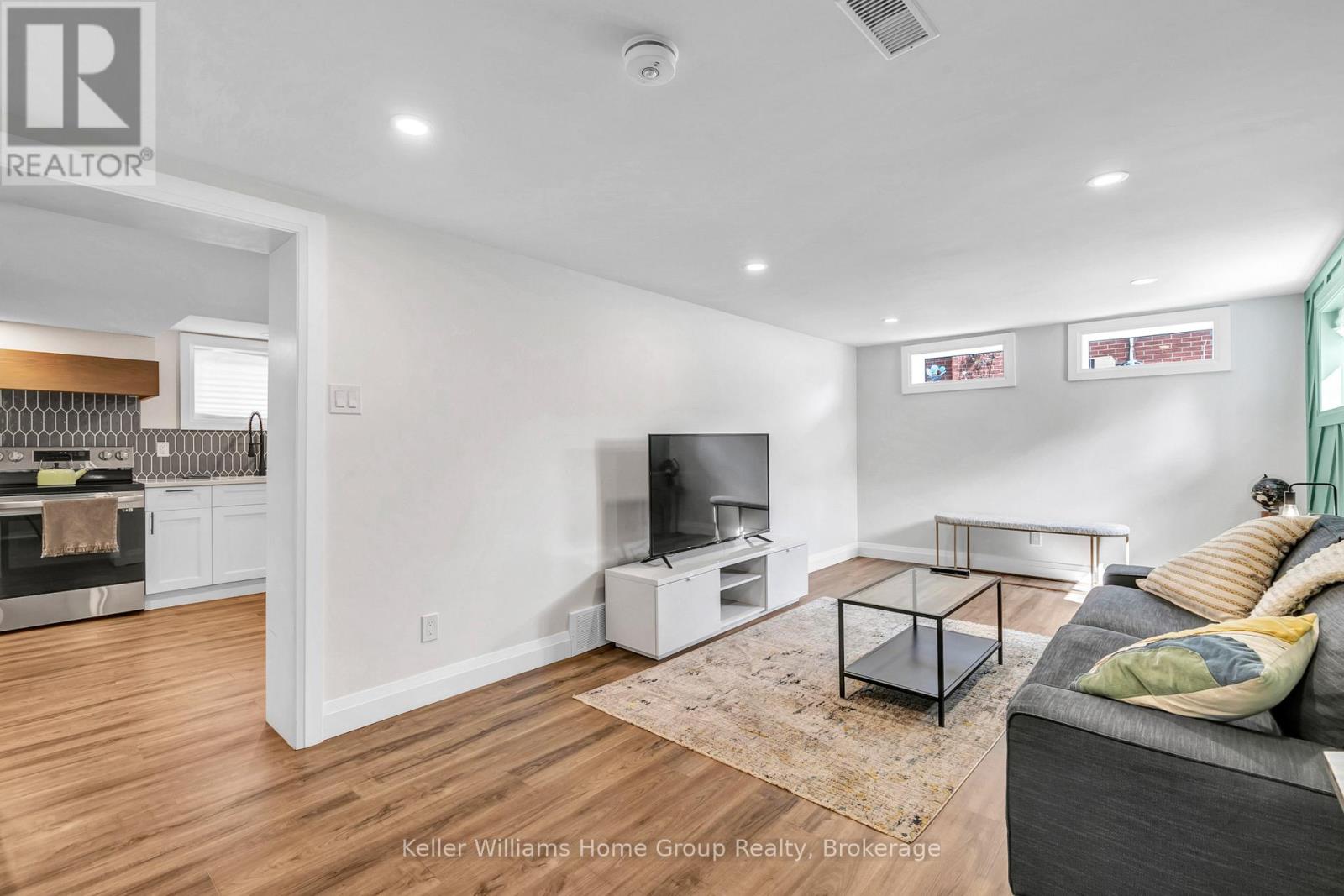 496 Manchester Road, Kitchener, Ontario  N2B 1A6 - Photo 2 - X12795728