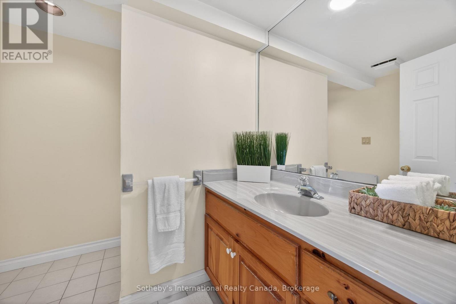 1420 Tiny Beaches Road N, Tiny, Ontario  L9M 0H3 - Photo 24 - S12796382