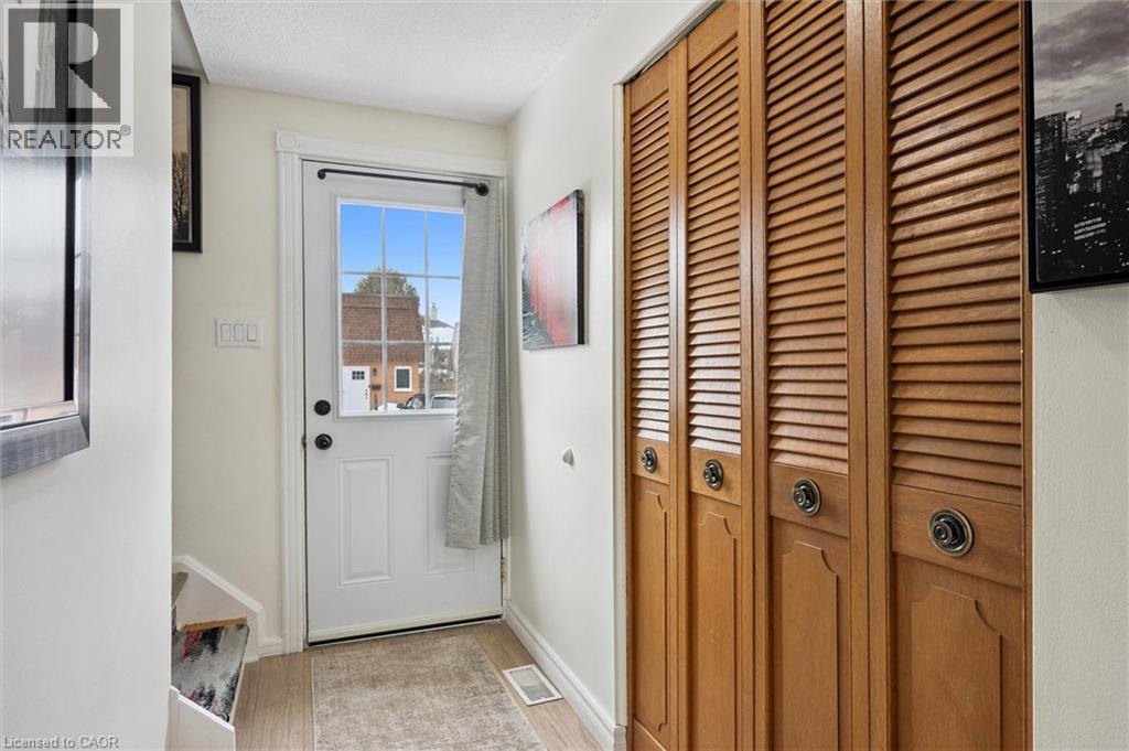 120 Country Club Drive Unit# 9, Guelph, Ontario  N1E 3K7 - Photo 5 - 40805882