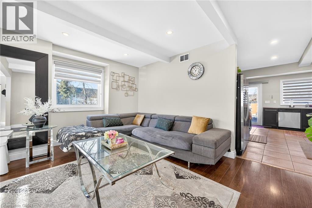 9 Bayside Avenue, Hamilton, Ontario  L8H 7B3 - Photo 7 - 40805910