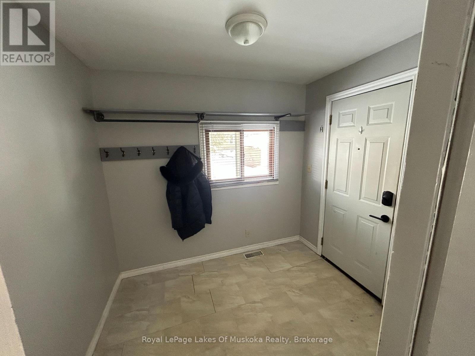 190 Ecclestone Drive, Bracebridge, Ontario  P1L 1E5 - Photo 3 - X12797404