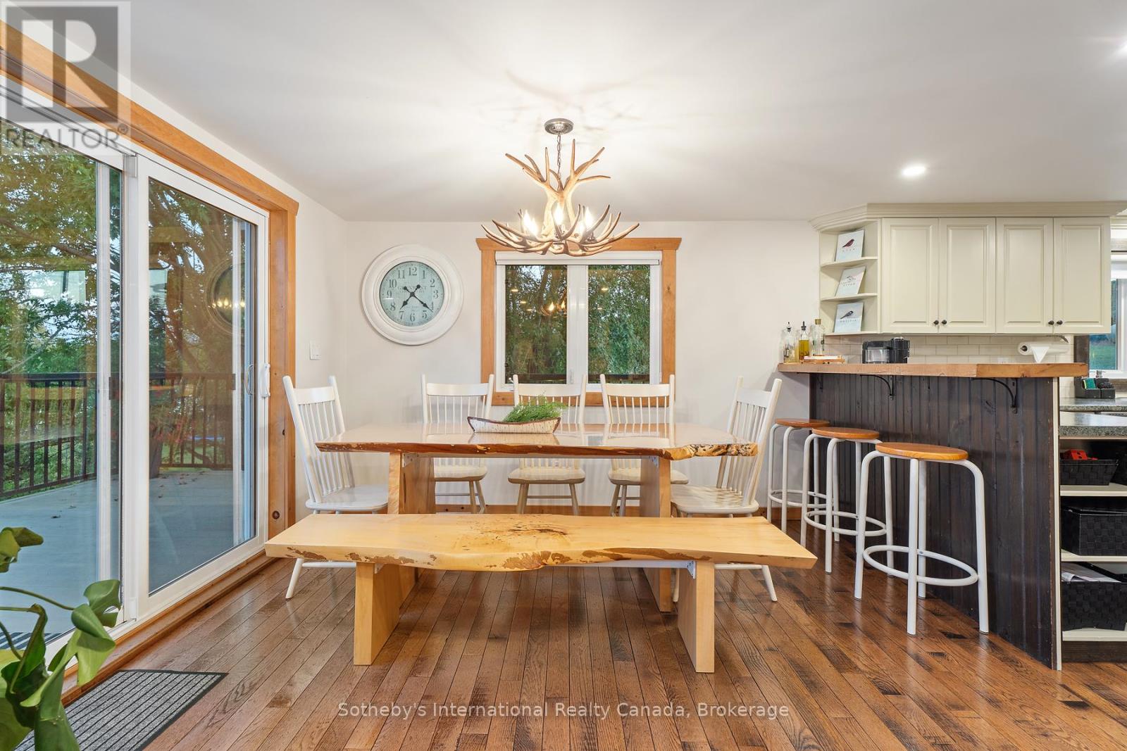 1111 Maplehurst Drive, Lake Of Bays, Ontario  P1H 2J6 - Photo 16 - X12799712