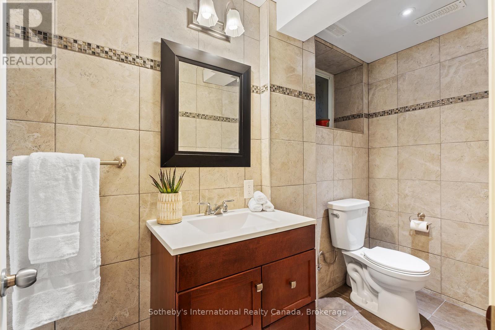 1111 Maplehurst Drive, Lake Of Bays, Ontario  P1H 2J6 - Photo 30 - X12799712