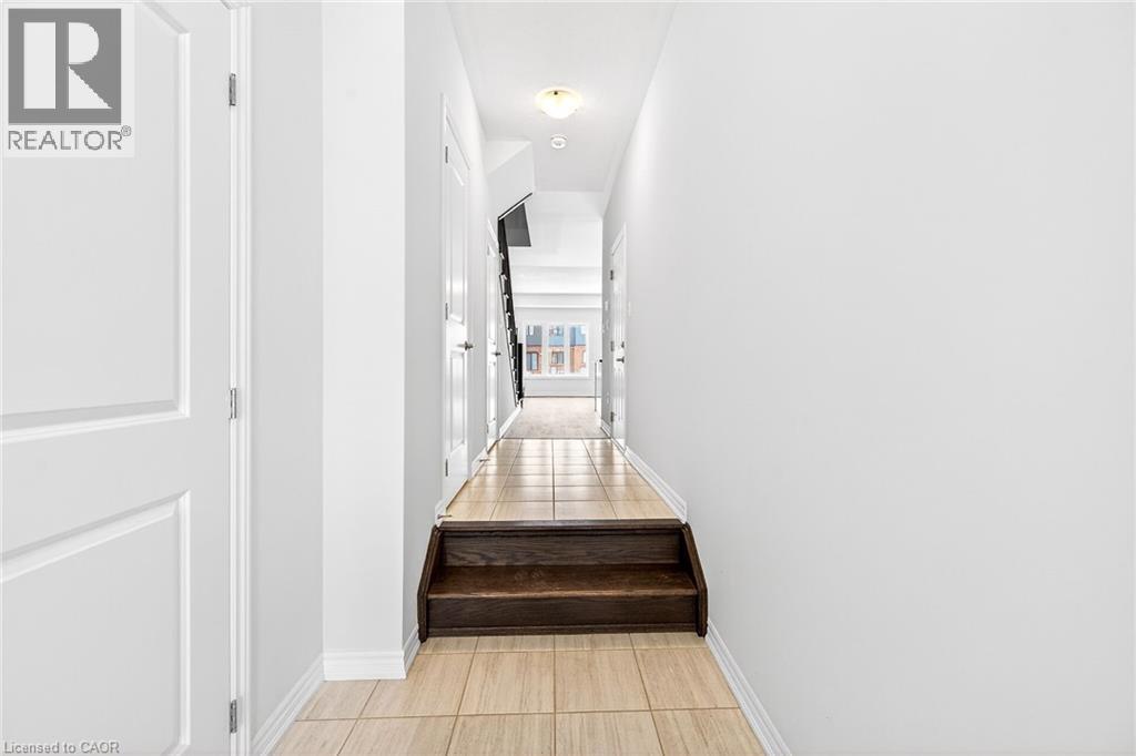 33 Admiral Road, Welland, Ontario  L3B 0H4 - Photo 5 - 40806063