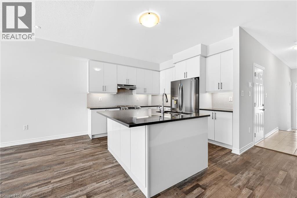 33 Admiral Road, Welland, Ontario  L3B 0H4 - Photo 8 - 40806063