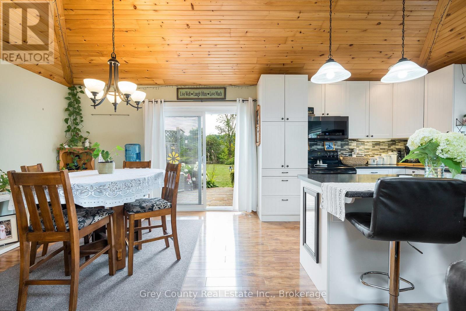 135260 9th Line, Grey Highlands, Ontario  N0C 1H0 - Photo 39 - X12802672