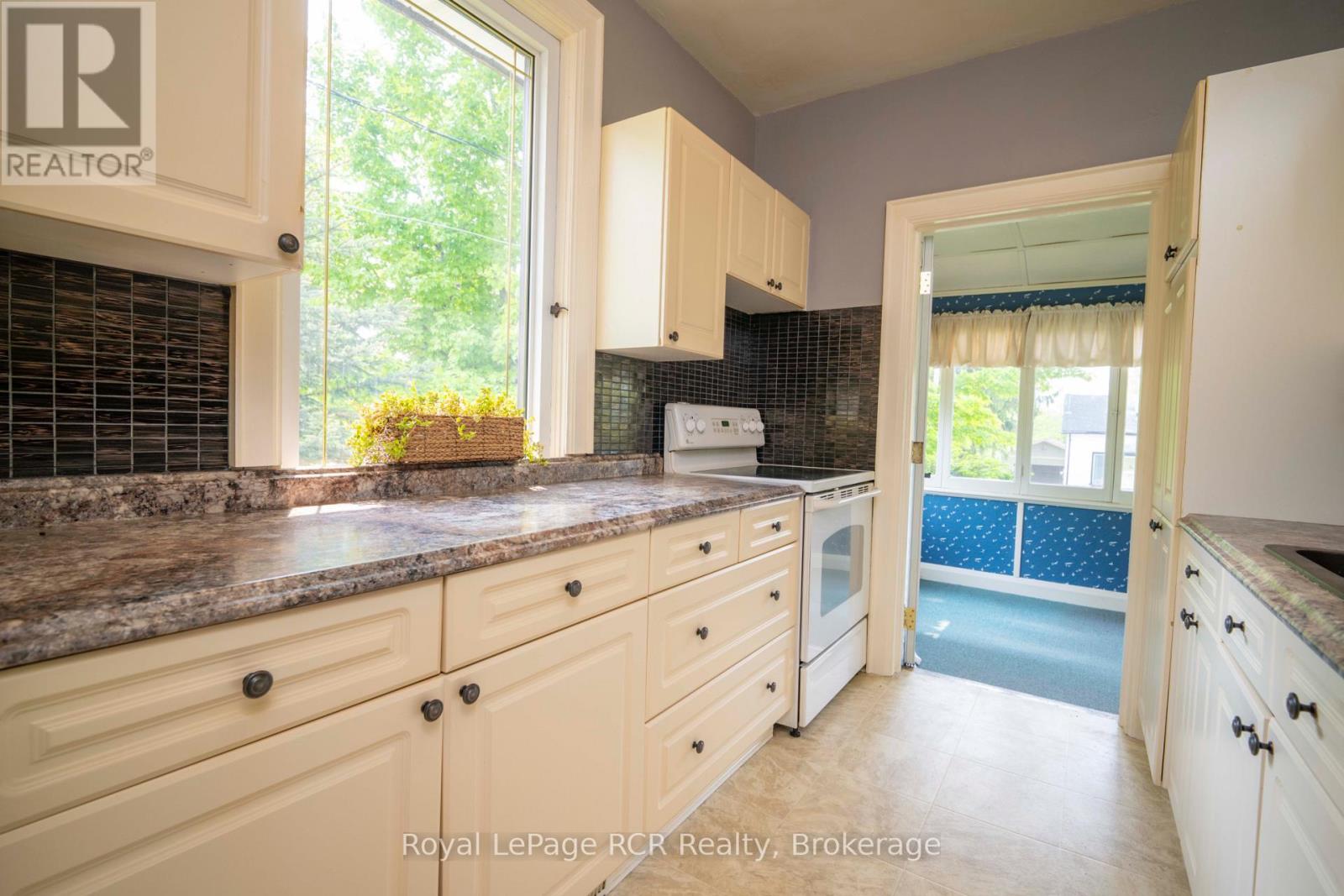 429 Havelock Street, Huron-Kinloss, Ontario  N0G 2H0 - Photo 9 - X12802858