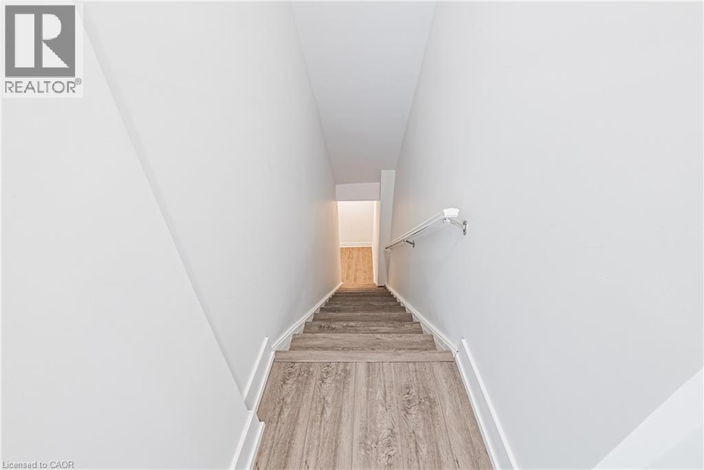 1127 Main Street E, Hamilton, Ontario  L8M 1P2 - Photo 12 - 40806489