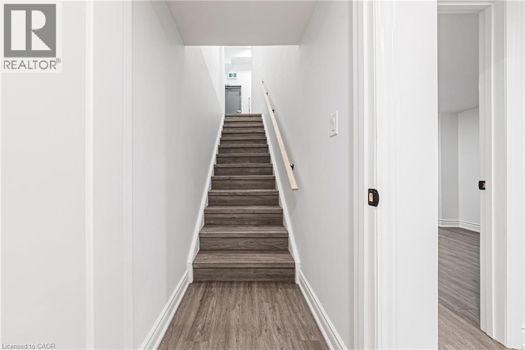 1127 Main Street E, Hamilton, Ontario  L8M 1P2 - Photo 24 - 40806489