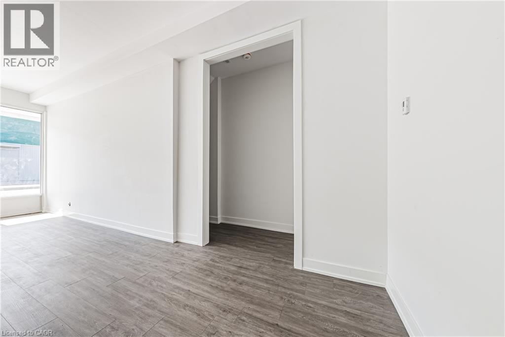 1127 Main Street E, Hamilton, Ontario  L8M 1P2 - Photo 9 - 40806489