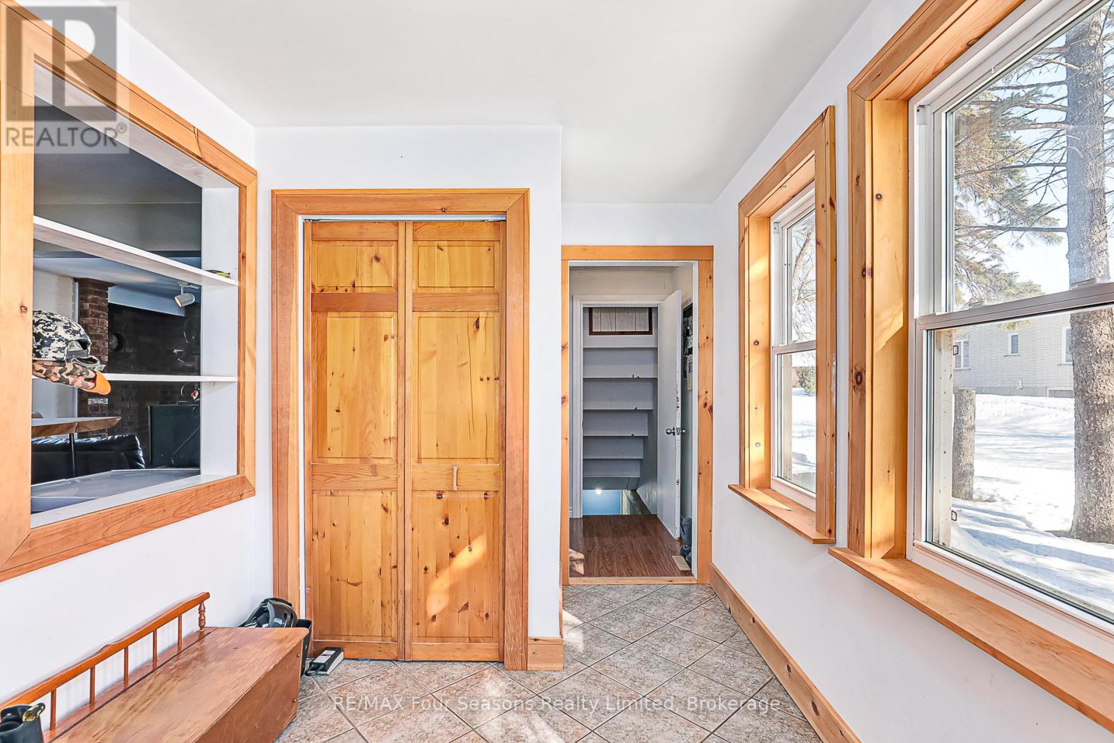 1046 County 124 Road N, Clearview, Ontario  N0C 1M0 - Photo 15 - S12811498