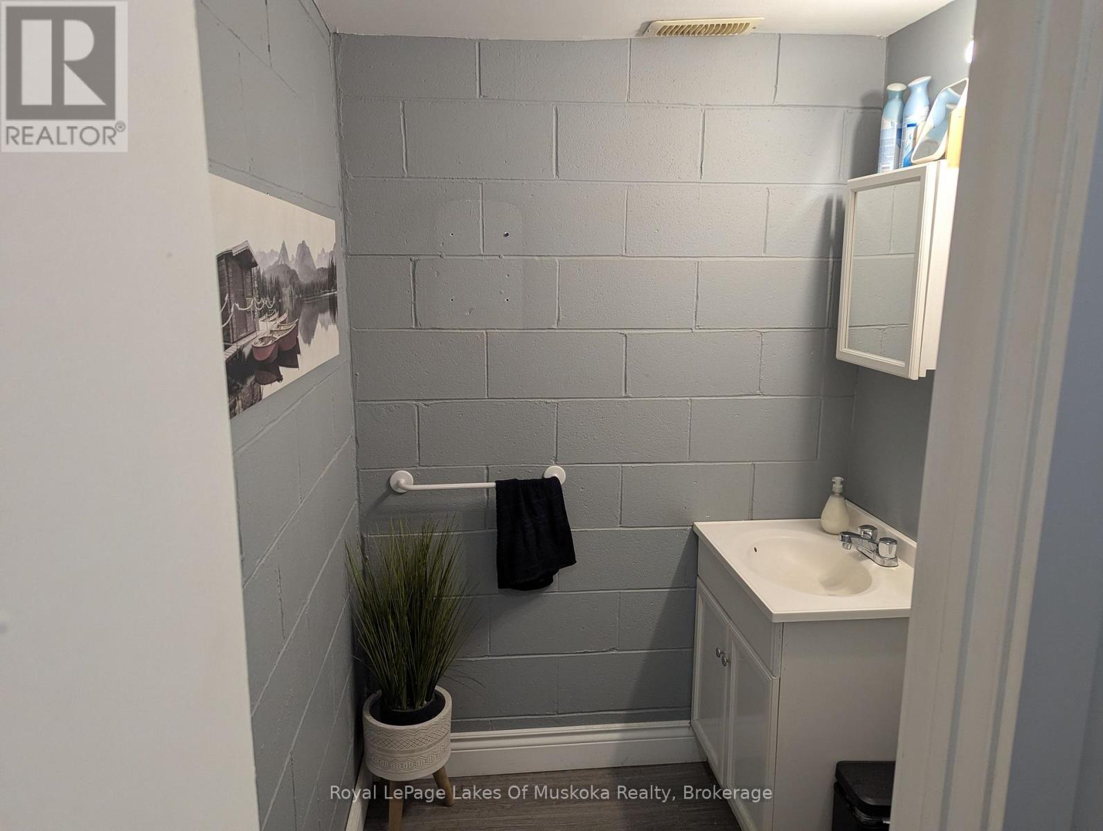 Unit 7 - 440 Ecclestone Drive, Bracebridge, Ontario  P1L 1Z6 - Photo 8 - X12814868