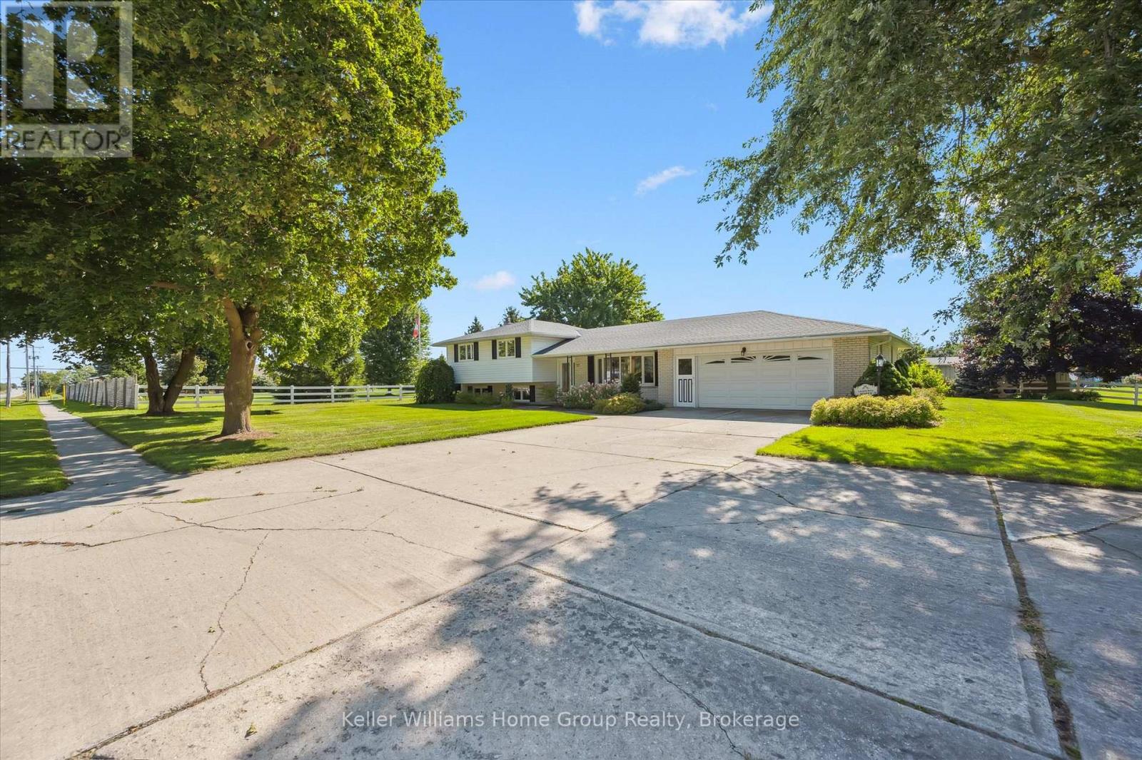 27 PEEL STREET E, Mapleton, Ontario