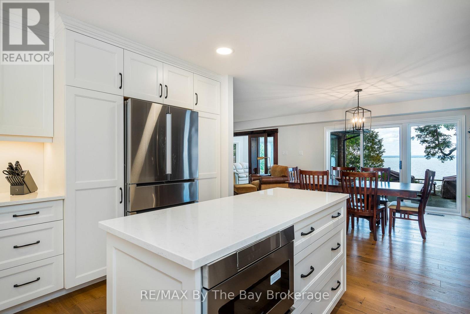 38 Willow Drive, Tiny, Ontario  L0L 1P1 - Photo 25 - S12815970