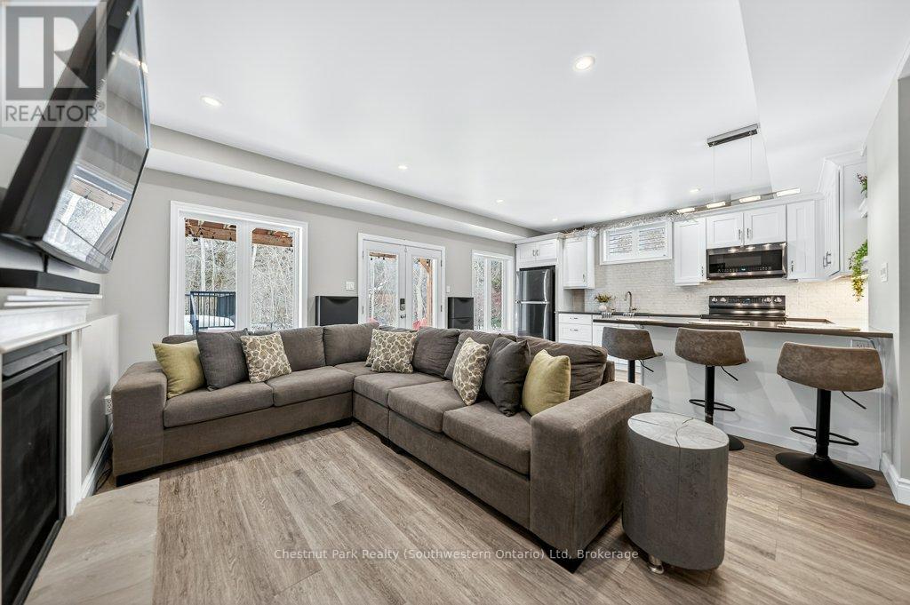 22 Rooke Court, Guelph, Ontario  N1K 0B8 - Photo 4 - X12816008