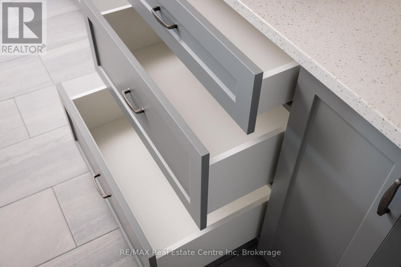 190 Bridge Crescent, Minto, Ontario  N0G 2P0 - Photo 12 - X12817192