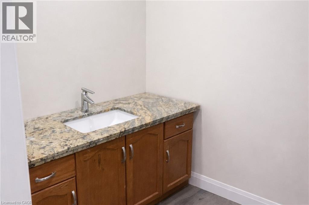 940 Barton Street E, Hamilton, Ontario  L8L 3C5 - Photo 4 - 40806954