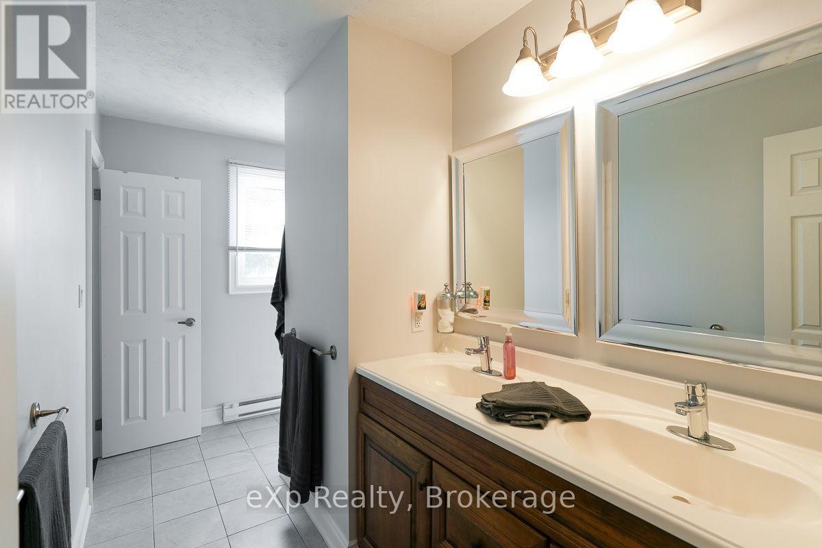 3595 Bruce Road 3, Saugeen Shores, Ontario  N0G 2N0 - Photo 9 - X12821604