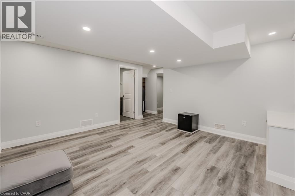 119 Monarch Woods Drive, Kitchener, Ontario  N2P 0K2 - Photo 37 - 40807826