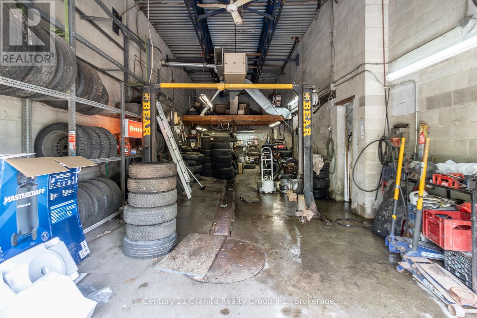 42 Highland Street, Dysart Et Al, Ontario  K0M 1S0 - Photo 11 - X12822590